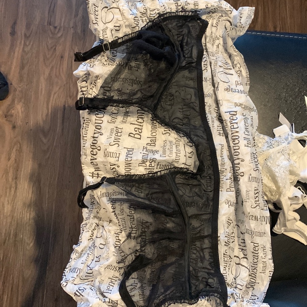 Lascivious.co.uk Ltd black sheer ruffled garter belt NWOT size small. Vintage